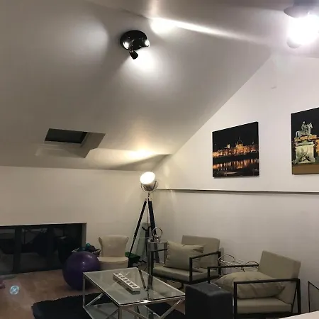 Loft 90m2 Avec Chauffé Unique à Casa vacanze Lione
